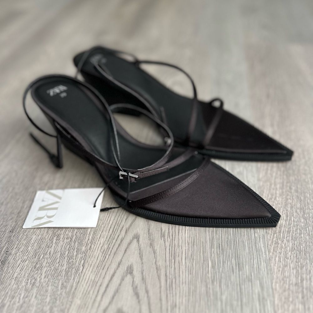 ZARA STRAPPY BLOCK HEELED SANDALS
BLACK - Picture 4 of 5